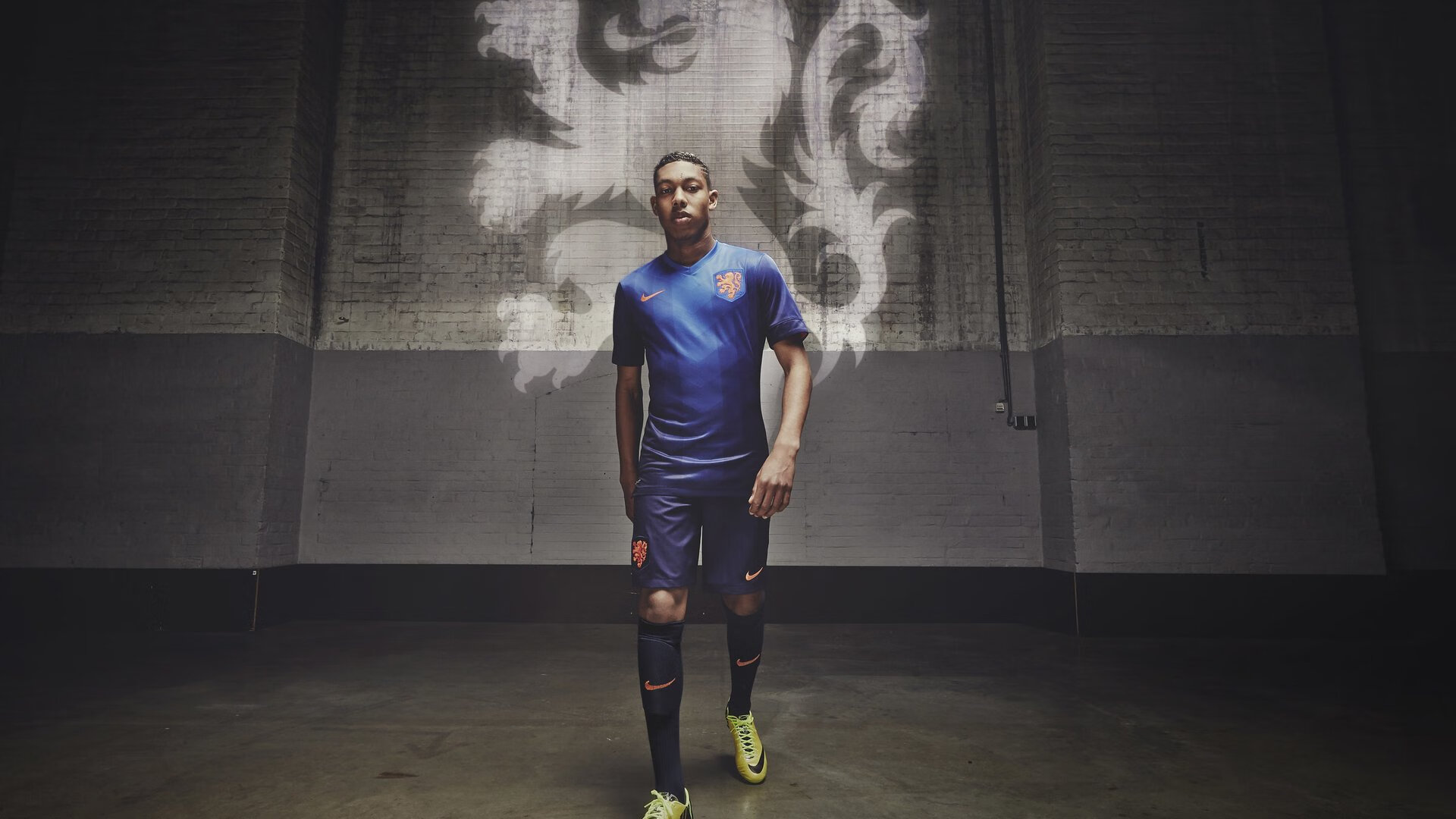 全国足球场馆数字音视频系统全面升级，提升赛事氛围，足球场管理app